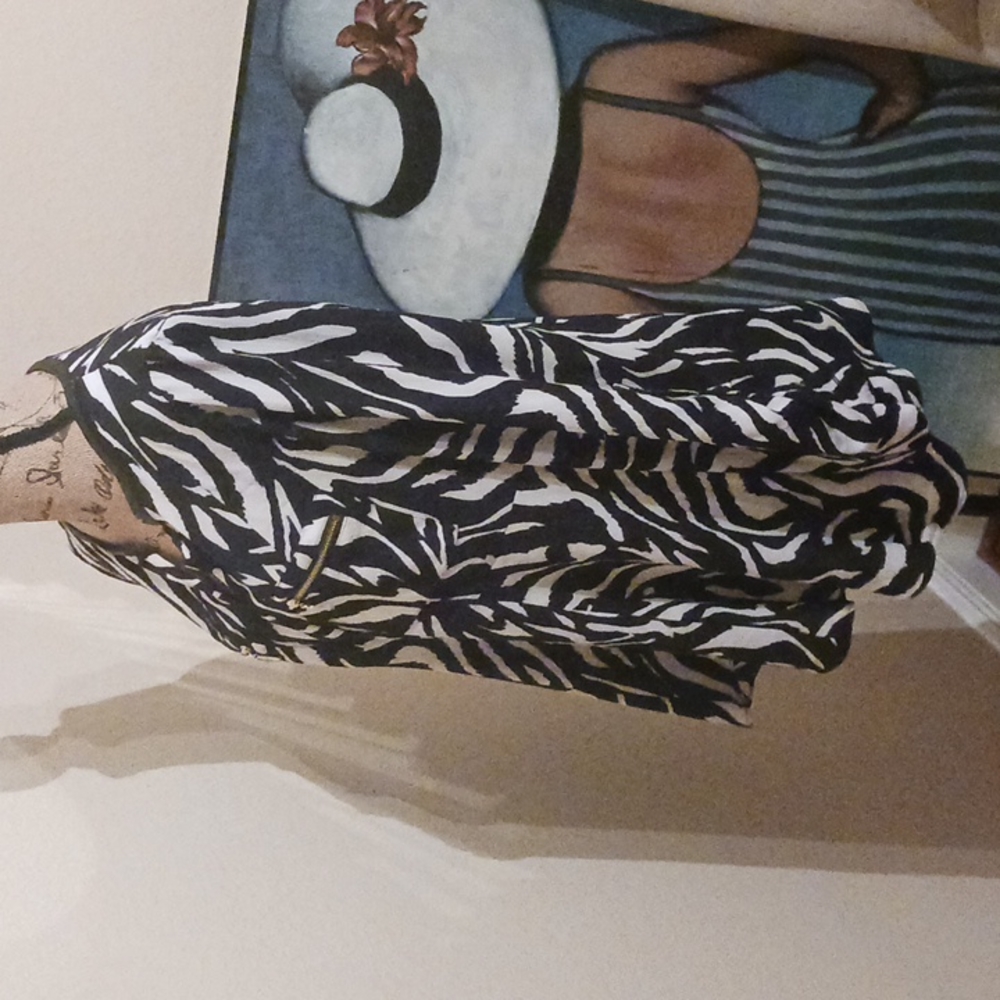 Rafaello Zebra Print Sharktail Blouse View 6